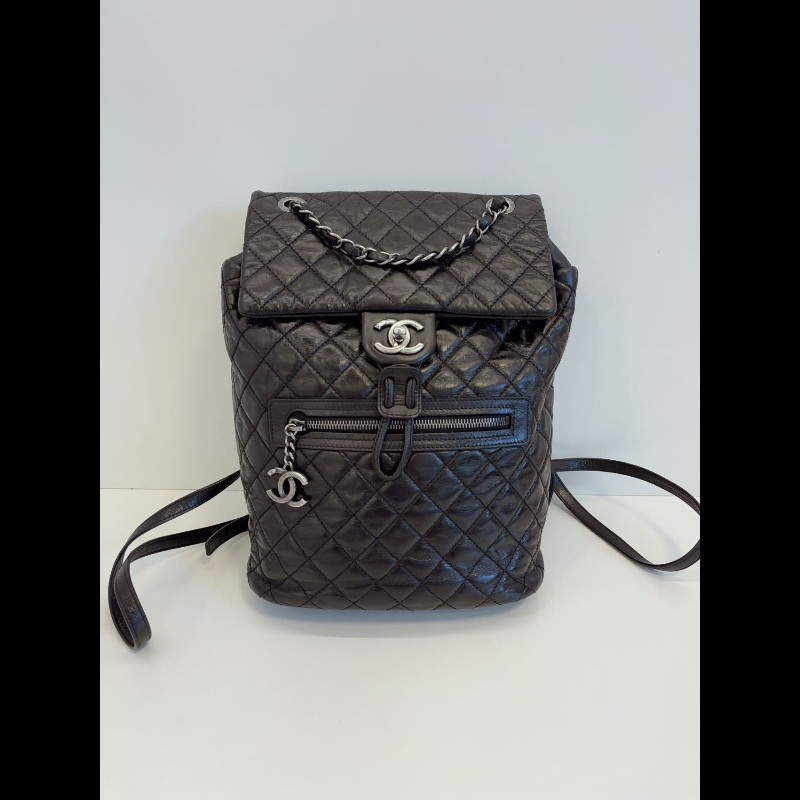 Chanel Chanel Mountain backpack
薩爾茨堡山背包-1