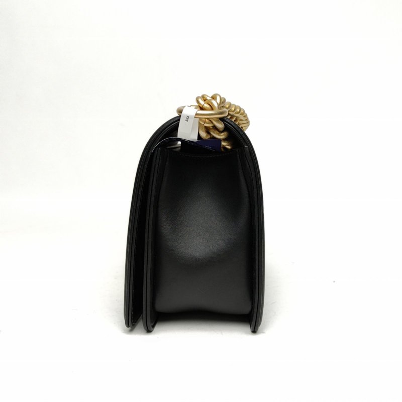 CHANEL Leboy中號25黑色牛皮27開金扣菱格紋肩背包-1
