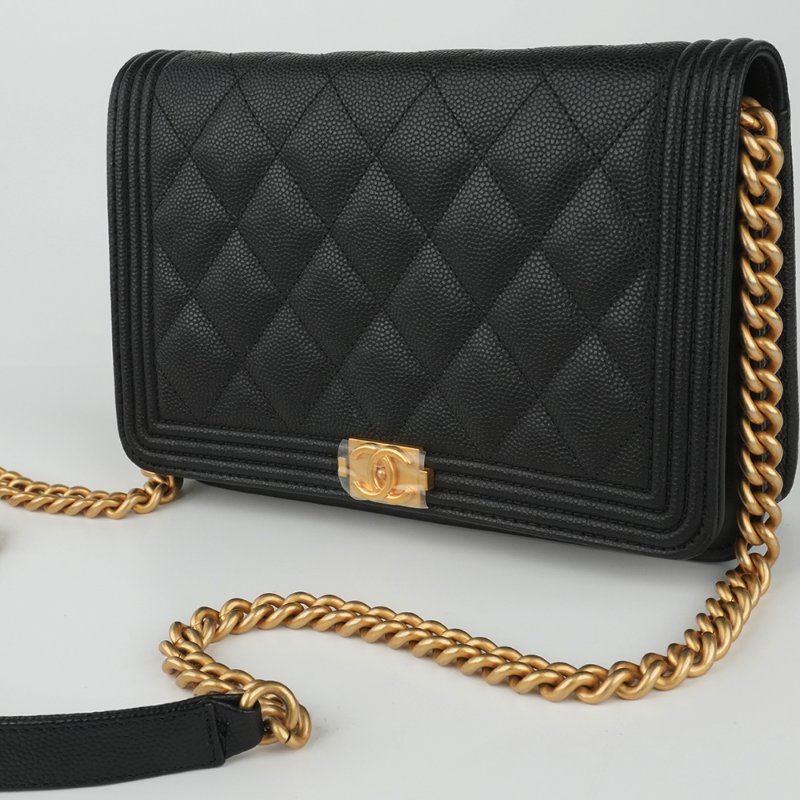 KESH 凱仕國際精品【率性俐落、經典入門】CHANEL BOY CHANEL WOC 黑色魚子醬牛皮鏈帶包｜復古金扣-2
