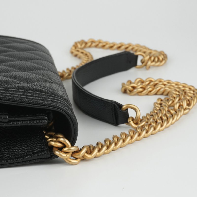 KESH 凱仕國際精品【率性俐落、經典入門】CHANEL BOY CHANEL WOC 黑色魚子醬牛皮鏈帶包｜復古金扣-12