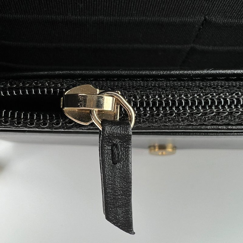 KESH 凱仕國際精品【率性俐落、經典入門】CHANEL BOY CHANEL WOC 黑色魚子醬牛皮鏈帶包｜復古金扣-19