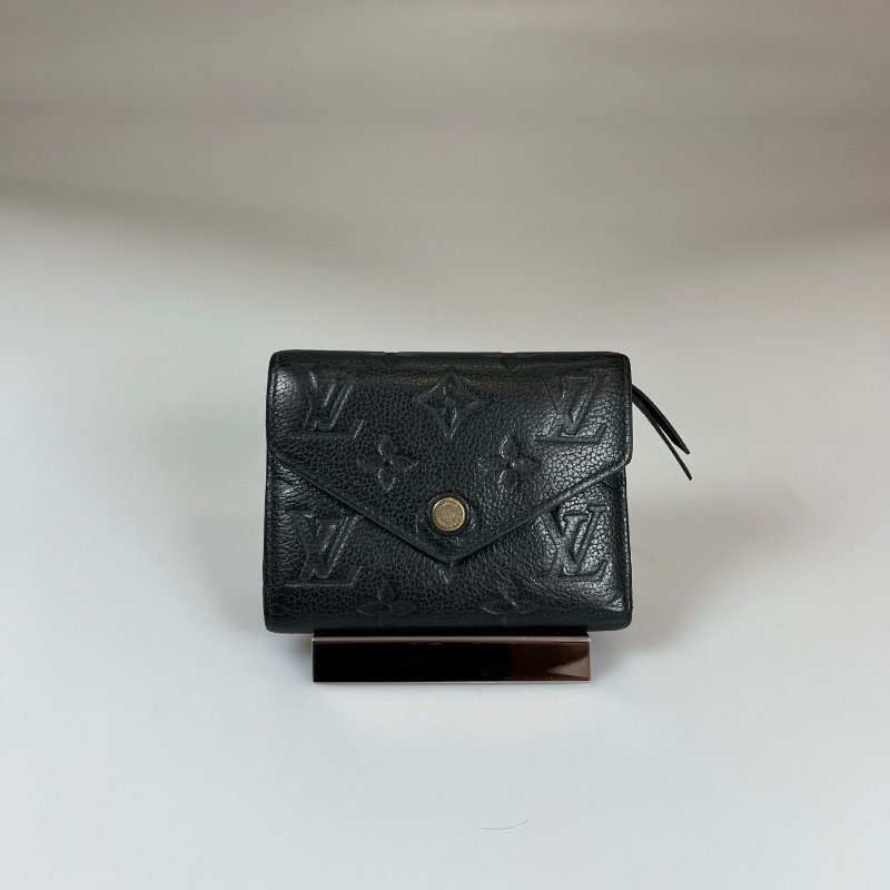 LV M64060/晶片款 黑壓紋Victorine短夾-0