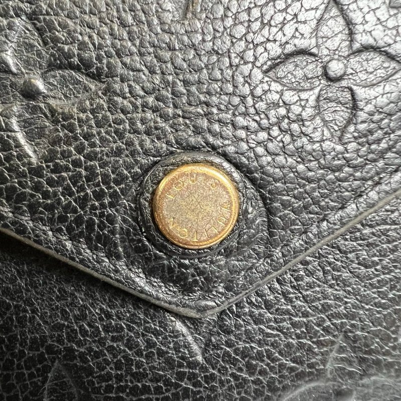 LV M64060/晶片款 黑壓紋Victorine短夾-13
