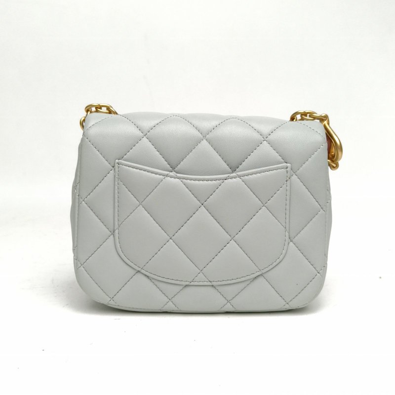 CHANEL 淺藍色晶片銀扣23S愛心琺瑯扣鏈條方胖子口蓋包肩背包-2