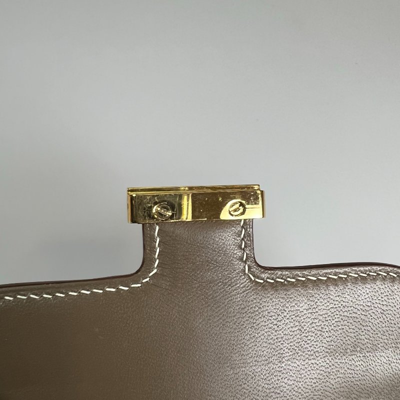 HERMES □V刻大象灰金扣康康短夾-7