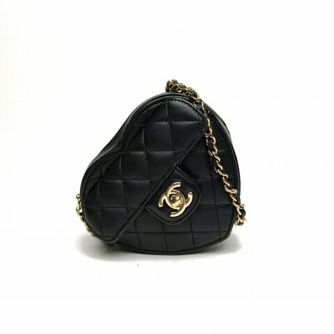 CHANEL 22SS桃形愛心斜挎包黑色羊皮31開金扣肩背包