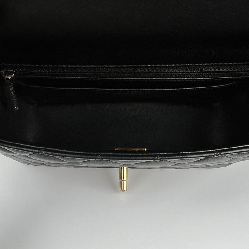 KESH 凱仕國際精品【小尺寸、大經典】CHANEL Classic Flap Mini 20｜香奈兒 CF 黑金鏈條包｜黑色金扣｜2024 晶片款｜熱門規格-12