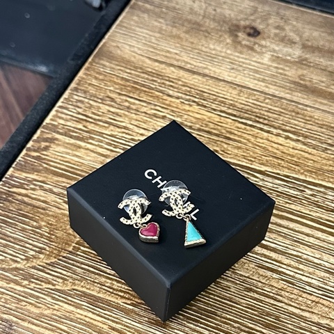 CHANEL A17/P 菱格紋幾何愛心耳環