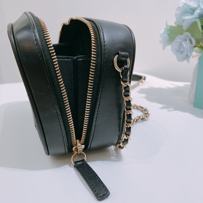 TW4831 Chanel 香奈兒 相機包 鏈條帶cc logo 掛件 羊皮 黑金Camera Bag Lambskin Black x GHW-12