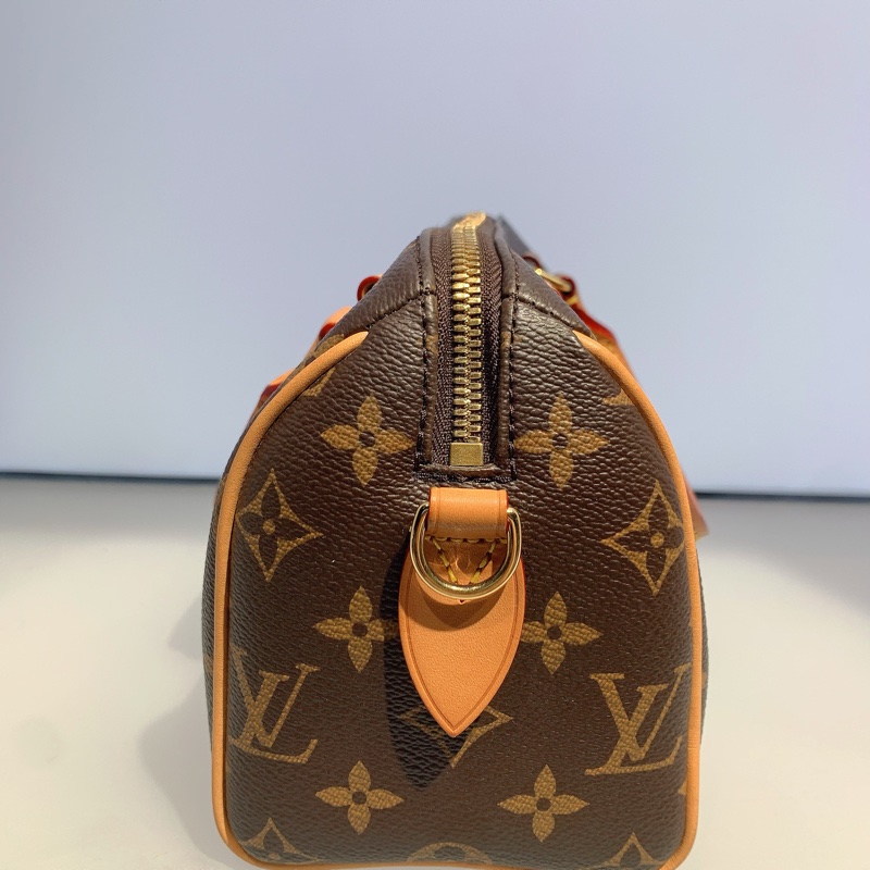 Lv speedy20尺寸/ Size ：20x16cm 配件 /Accessories:鎖具、肩帶-3