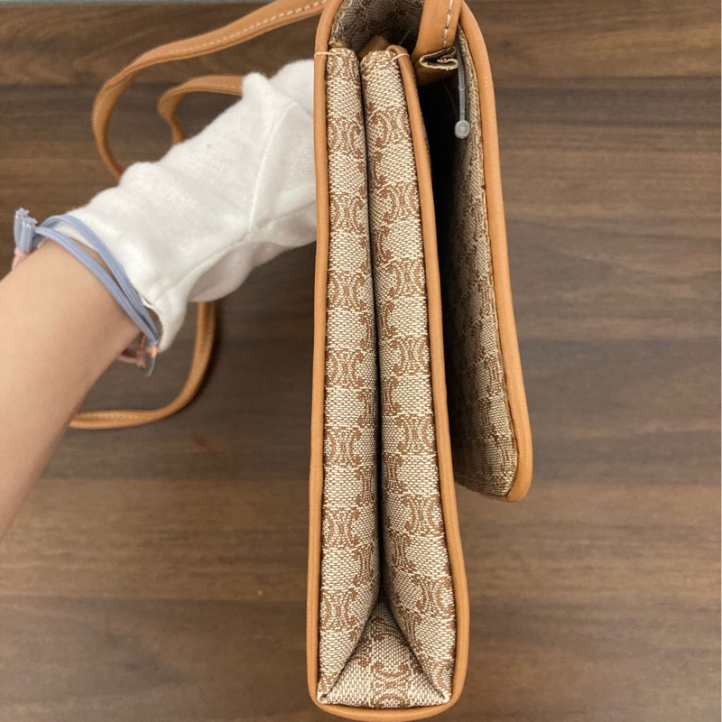 Celine 米色老花信封包-6