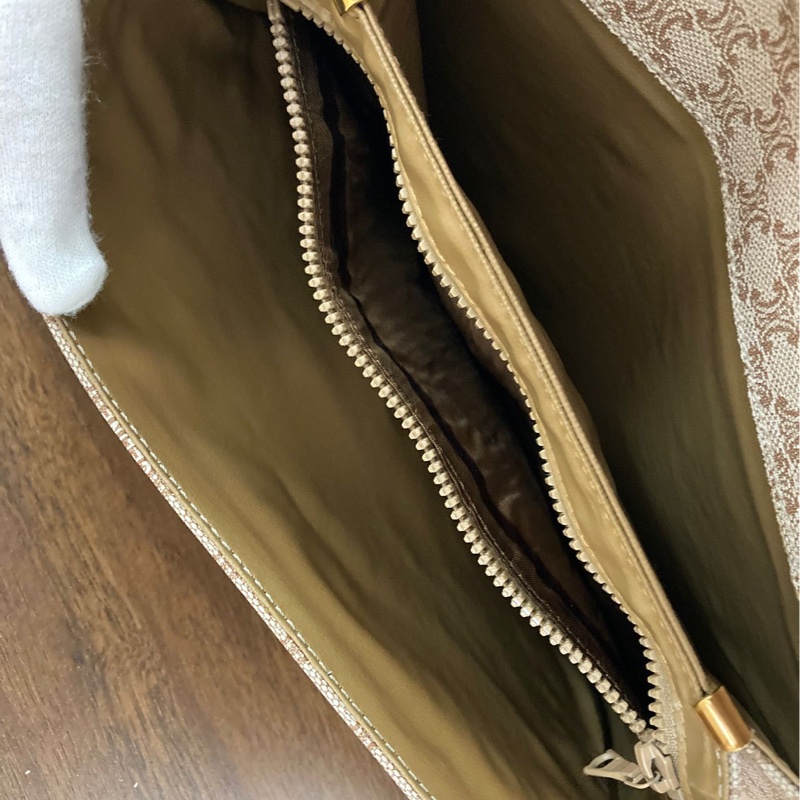 Celine 米色老花信封包-11