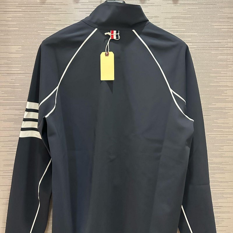 💎Han's house精品服飾💎Thom Browne TB 機能 彈性 運動 外套 義大利製 現貨 XL 原價49400-1