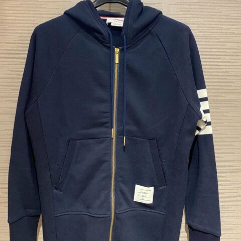 💎Han's house精品服飾💎 Thom Browne TB 4槓 衛衣 連帽 外套  原價30300