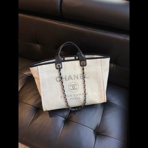 Chanel Tote bag
