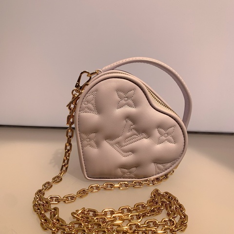 LV，情人節限量款紫色愛心包，尺寸14cm×12cm