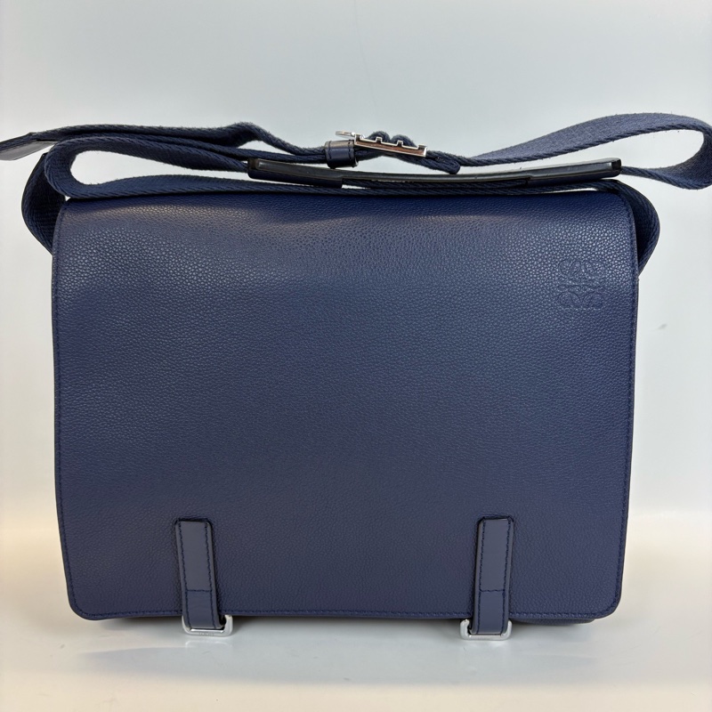 LOEWE/羅意威 羅意威男士斜挎包，藏藍色，牛皮 尺寸：32×25🈚附件-0