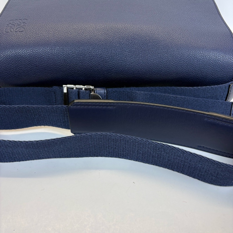 LOEWE/羅意威 羅意威男士斜挎包，藏藍色，牛皮 尺寸：32×25🈚附件-7