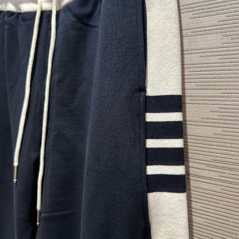 💎Han's house精品服飾💎THOM BROWNE TB 四槓 拼接 棉褲 長褲 現貨 3原價30400-4