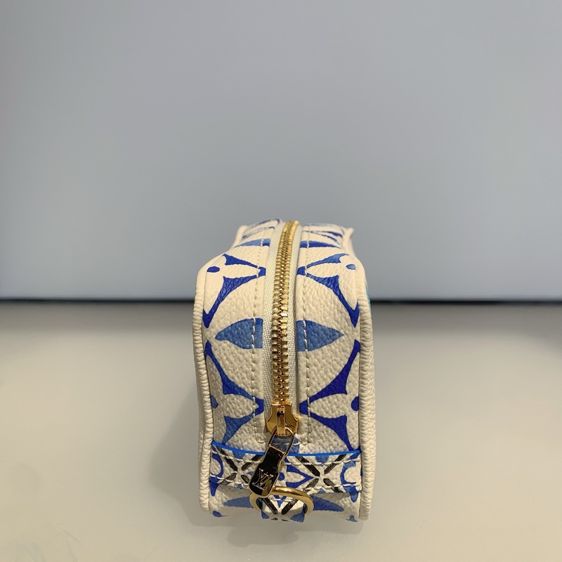Lv，限量零錢包，尺寸11cm×8cm×5cm-4