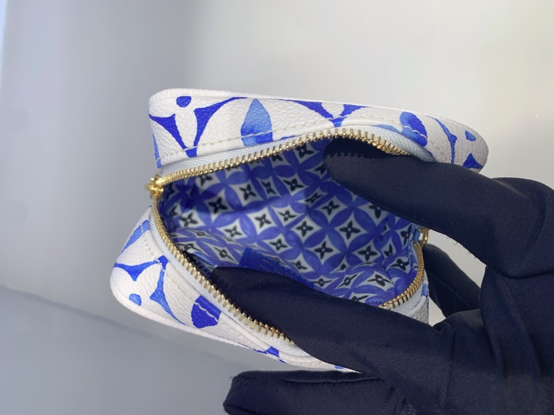 Lv，限量零錢包，尺寸11cm×8cm×5cm-8