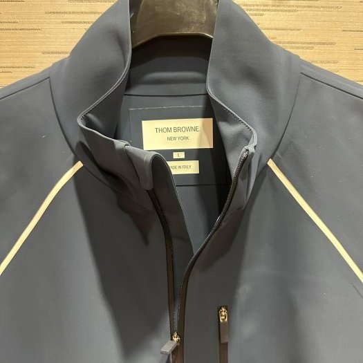💎Han's house精品服飾💎Thom Browne TB 機能 彈性 運動 外套 義大利製 現貨 L 原價49400-2