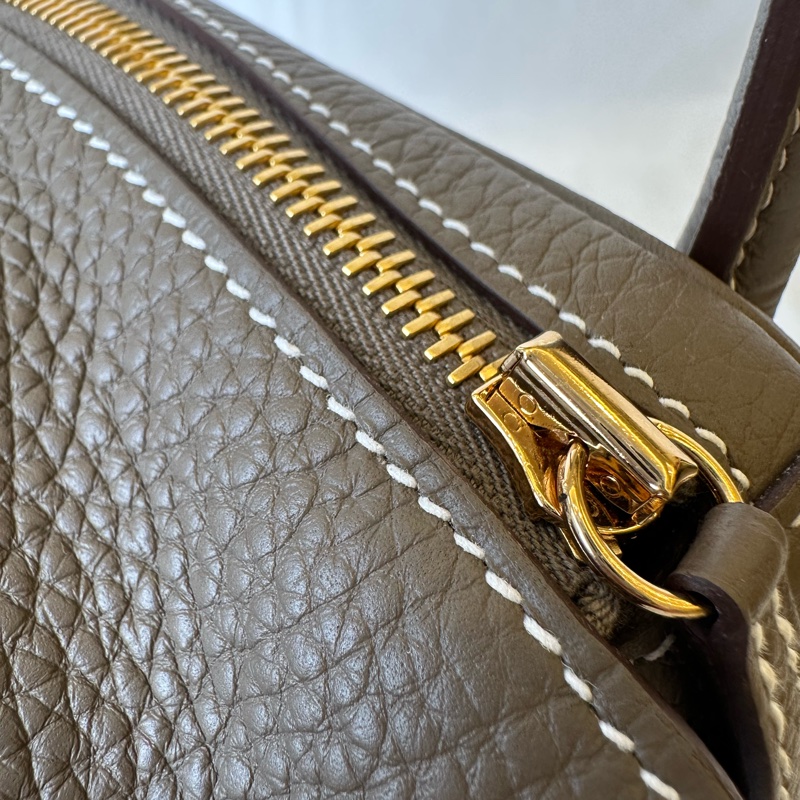 #天菜現貨#99新 🧡 Hermès Lindy 30 大象灰金扣#附購證-13