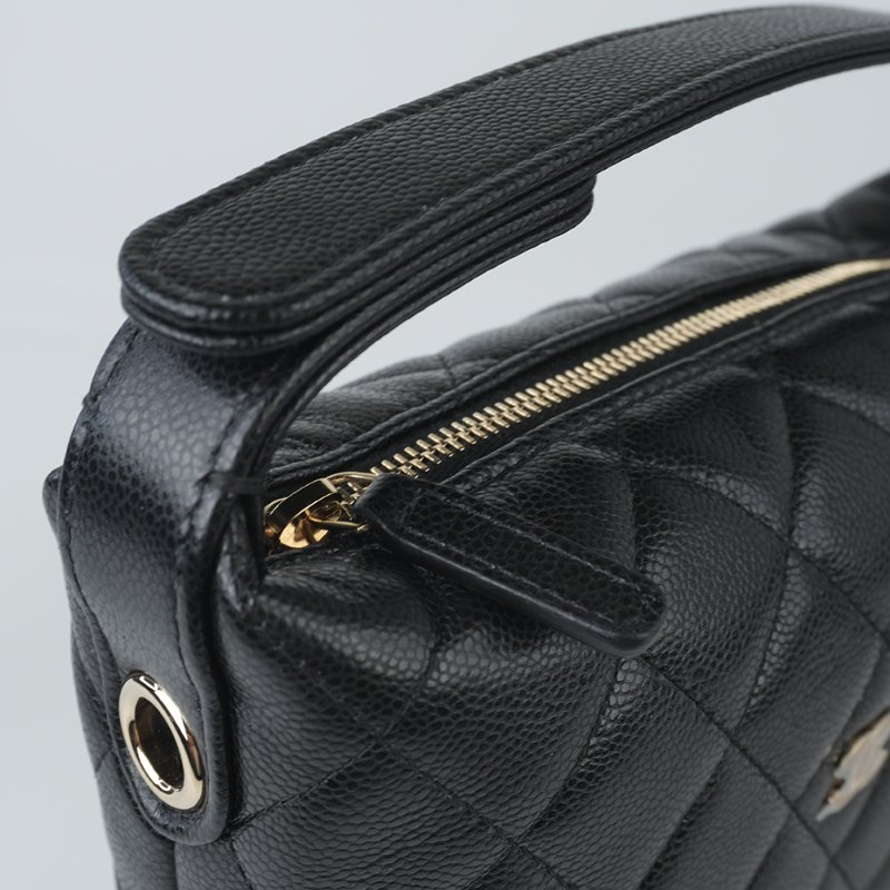 KESH 凱仕國際精品【輕巧時髦、日常最剛好】CHANEL Mini Hobo Bag 黑金鏈帶包｜香奈兒迷你腋下包｜黑色金扣｜鏈帶飯盒包-5