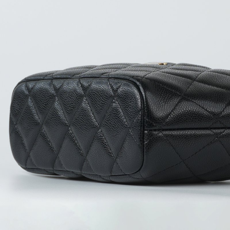 KESH 凱仕國際精品【輕巧時髦、日常最剛好】CHANEL Mini Hobo Bag 黑金鏈帶包｜香奈兒迷你腋下包｜黑色金扣｜鏈帶飯盒包-7