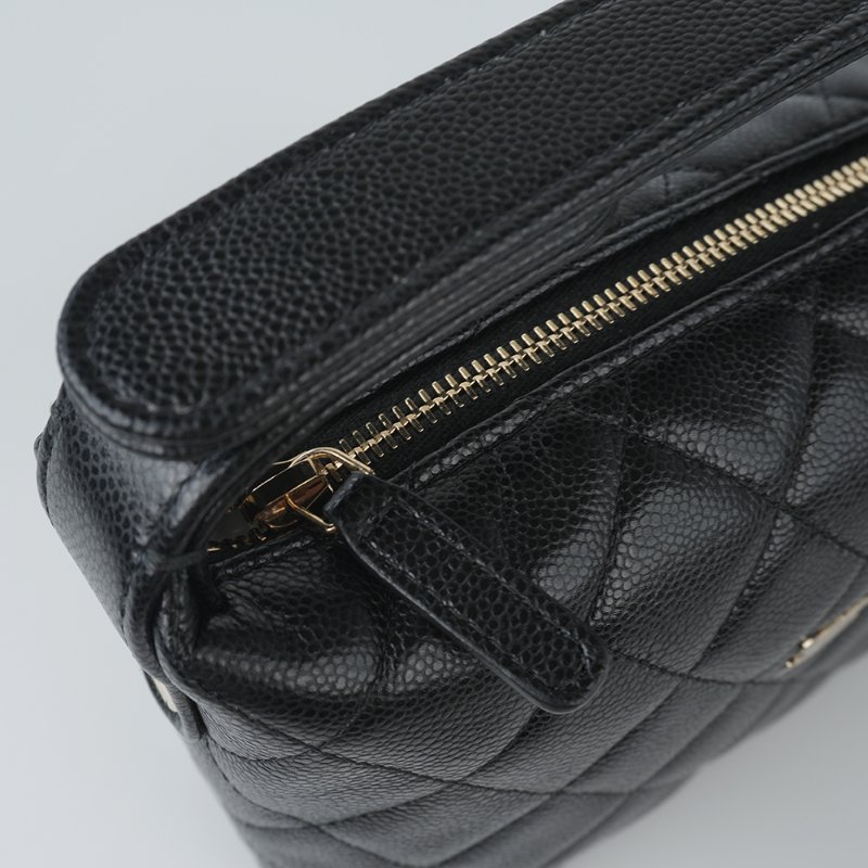 KESH 凱仕國際精品【輕巧時髦、日常最剛好】CHANEL Mini Hobo Bag 黑金鏈帶包｜香奈兒迷你腋下包｜黑色金扣｜鏈帶飯盒包-18