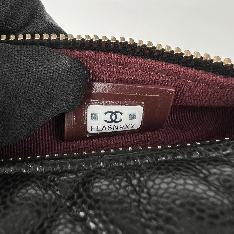 KESH 凱仕國際精品【輕巧時髦、日常最剛好】CHANEL Mini Hobo Bag 黑金鏈帶包｜香奈兒迷你腋下包｜黑色金扣｜鏈帶飯盒包-24