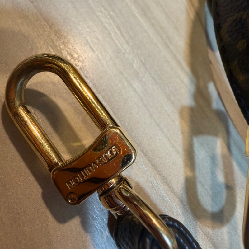 Lv 背帶-1