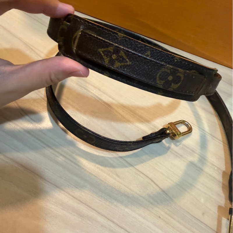 Lv 背帶-3