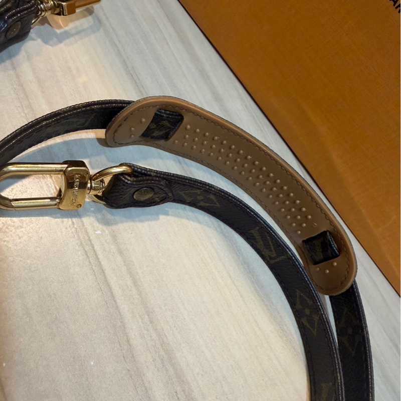 Lv 背帶-14