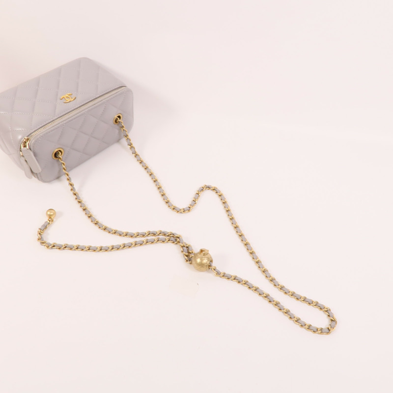 CHANEL 羊皮皮革Vanity Case With Gold Ball肩背袋-5