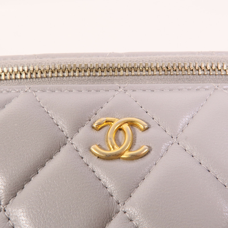 CHANEL 羊皮皮革Vanity Case With Gold Ball肩背袋-6
