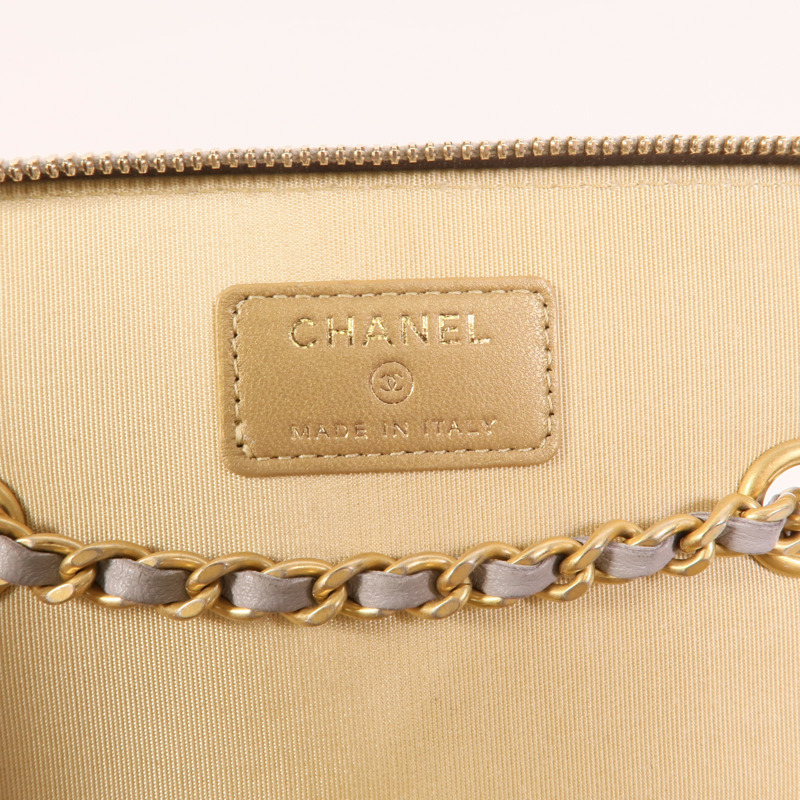 CHANEL 羊皮皮革Vanity Case With Gold Ball肩背袋-8