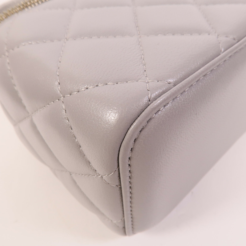 CHANEL 羊皮皮革Vanity Case With Gold Ball肩背袋-12