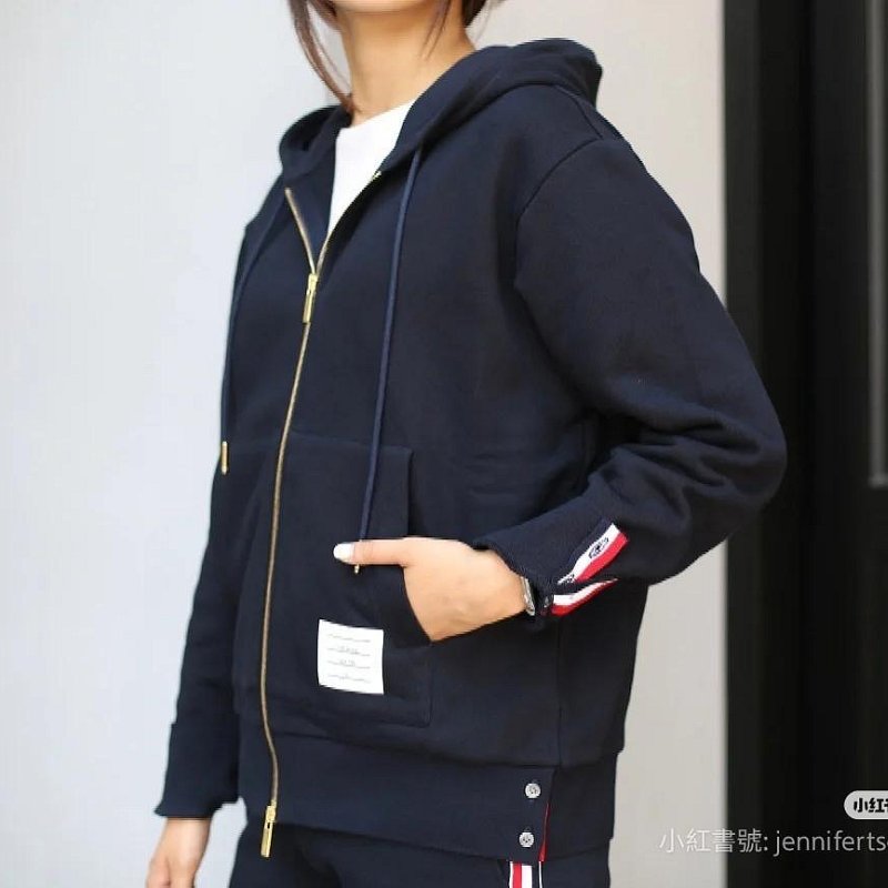 💎Han's house精品服飾💎Thom Browne TB 彩條 連帽 外套 現貨1 3-6