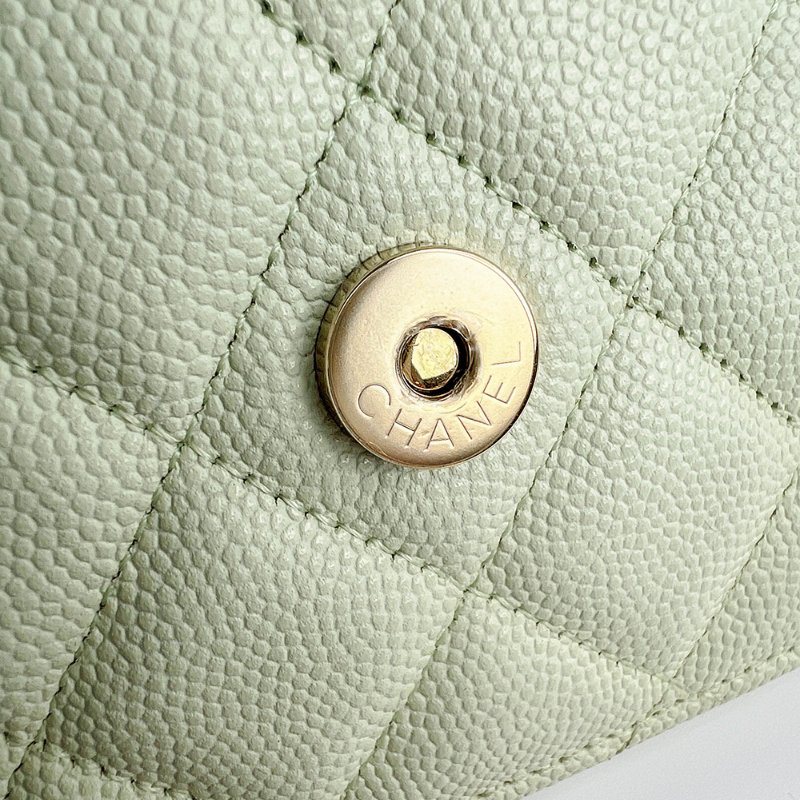 KESH 凱仕國際精品【清新稀有、優雅亮點】CHANEL Classic Wallet On Chain 香奈兒魚子醬牛皮鏈帶長夾 WOC｜綠色金扣｜晶片款-14