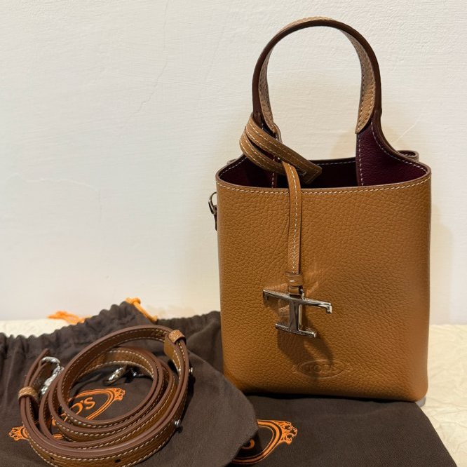 TOD'S T Logo 超小號手提/斜背二用皮革手機包(棕色)-0