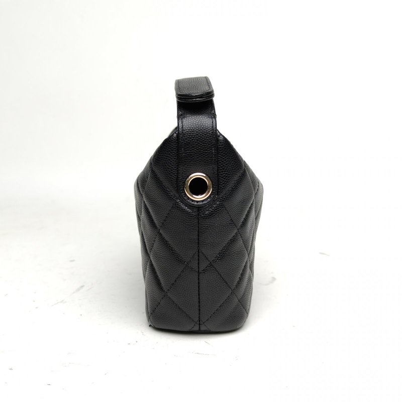CHANEL 嬉皮HOBO飯盒包25A黑色荔枝牛皮鐳射標金扣肩背包-3