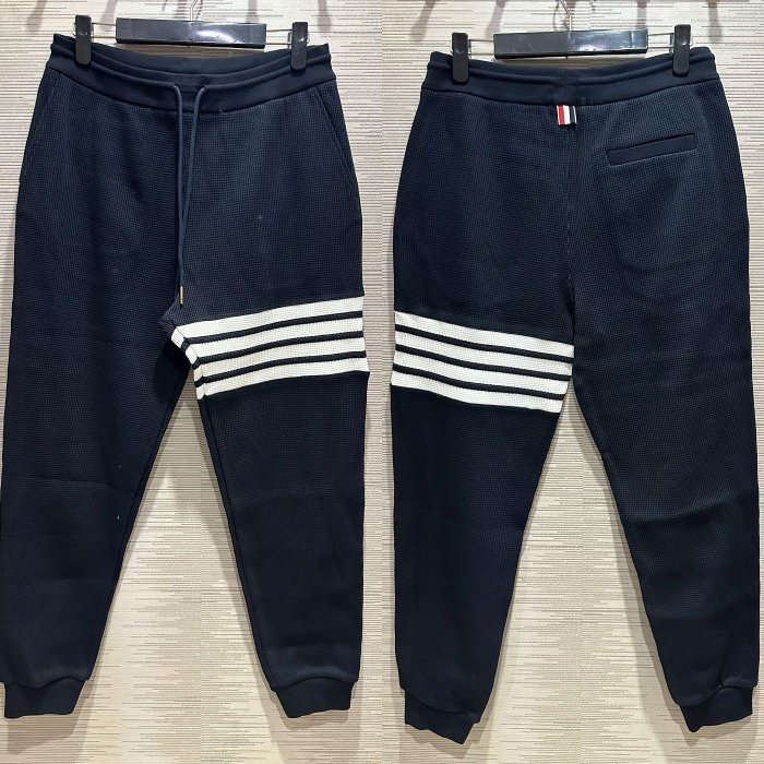💎Han's house精品服飾💎THOM BROWNE TB 華夫格 針織 立體4杆 褲 日本製 現貨2 深藍 原價39600-0