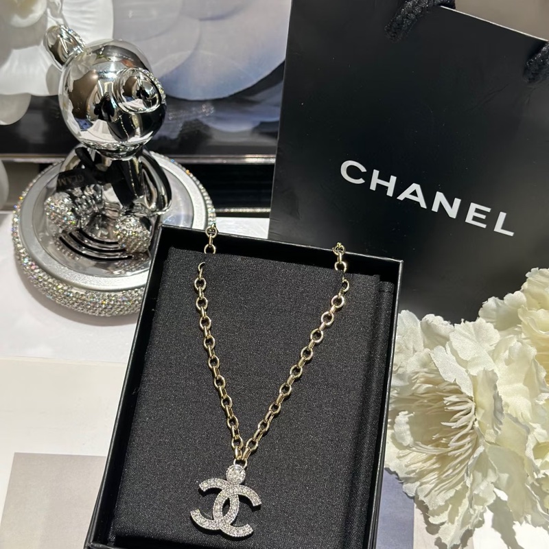 Chanel CC Logo 水鑽金色金屬項鍊-0