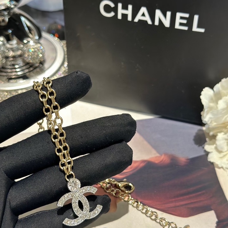 Chanel CC Logo 水鑽金色金屬項鍊-1
