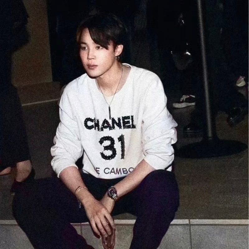 Chanel 康朋街31號釘珠短款衛衣-3