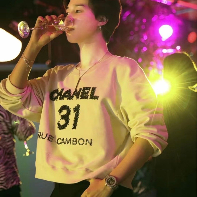 Chanel 康朋街31號釘珠短款衛衣-4
