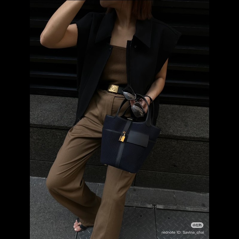 Hermès 帆布拼接皮革菜籃子P18深藍黑色金扣-3