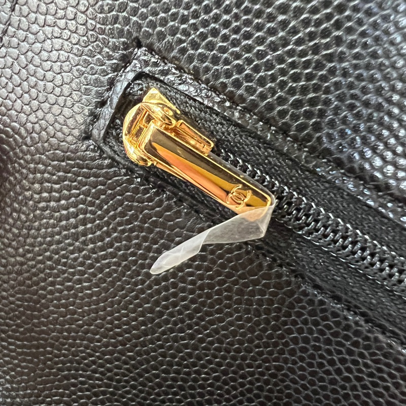 Chanel嘿荔枝牛皮菱格金釦woc 下蓋斜背包-13
