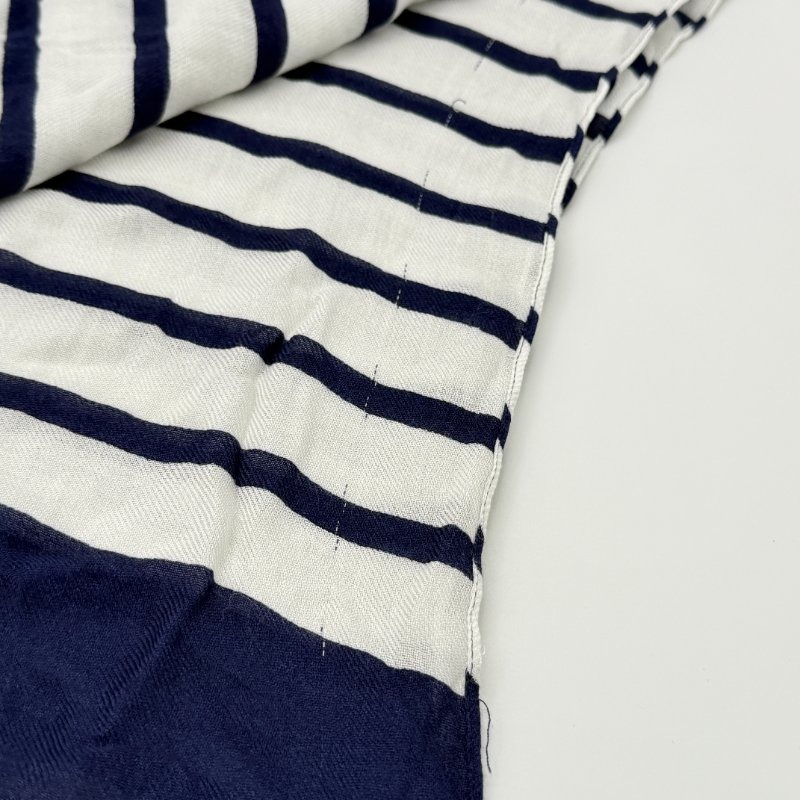 KATE SPADE NEWYORK 凱特絲蓓 Percy on a Stripe 條紋 色調紡織 鵜鶘貼飾 長形 絲巾-4
